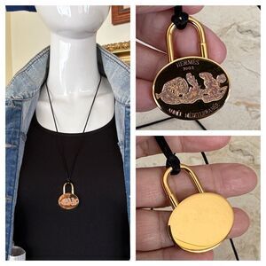 Hermès 2003 Année Méditerranée Gold Cadena Padlock Pendant Necklace